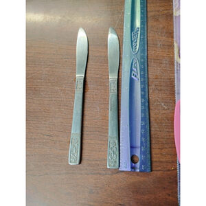 Customcraft Custom Craft Butter Knifes Fleur de Lis Scrolls